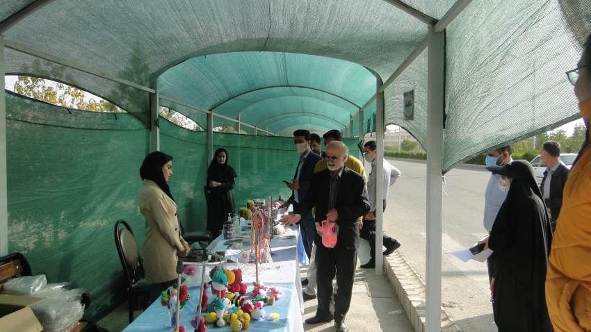 برپایی غرفه صنایع دستی در دانشگاه
